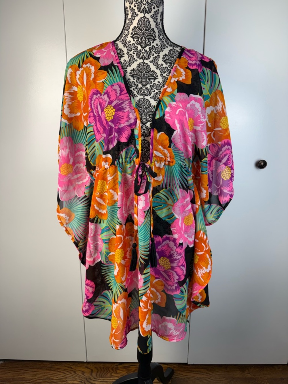 Violet Sky Floral Tie-Front kimono swim cover Pink & Orange on Black size medium